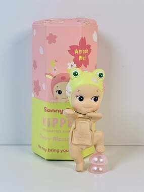 Sonny Angel HIPPERS Cherry Blossom Series Frog Figure Open Box